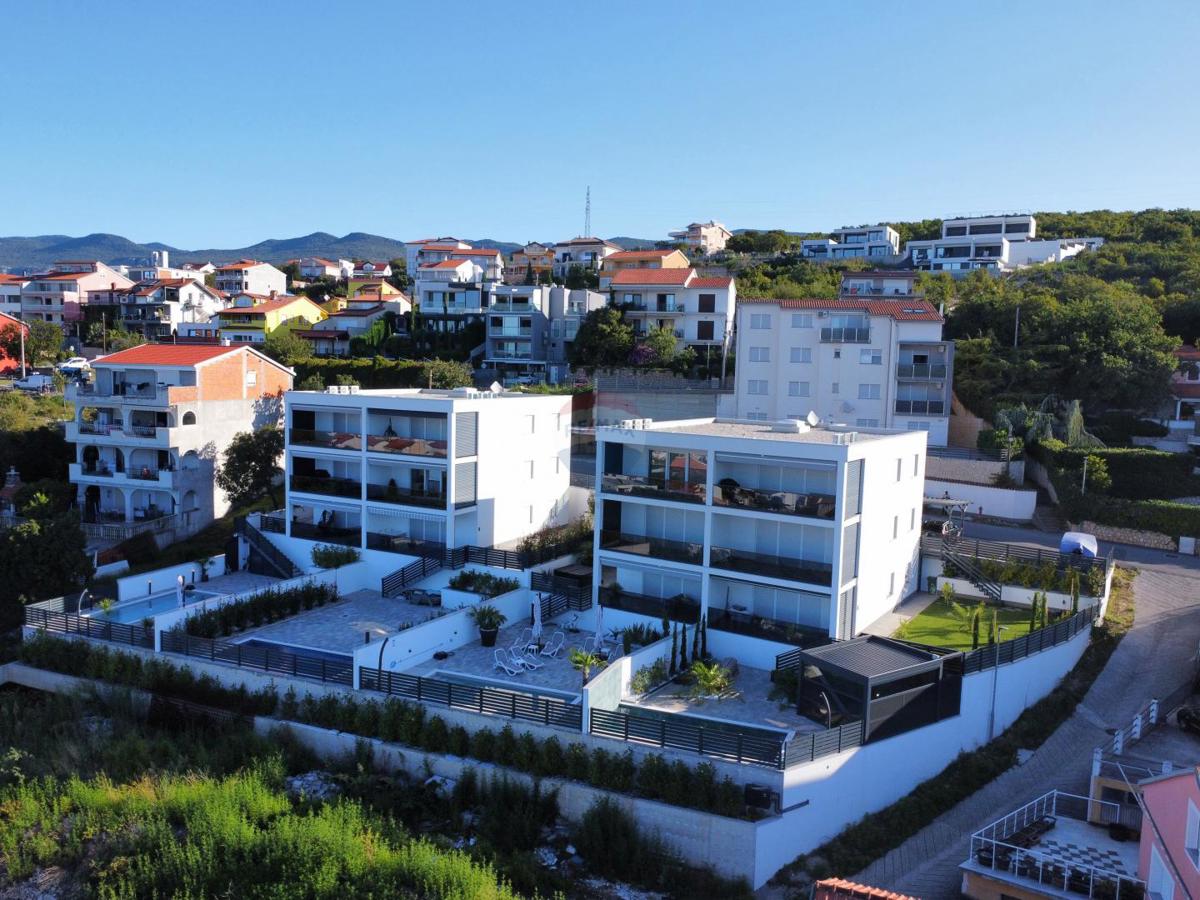 Crikvenica – nuova costruzione con vista, terrazza e parcheggio