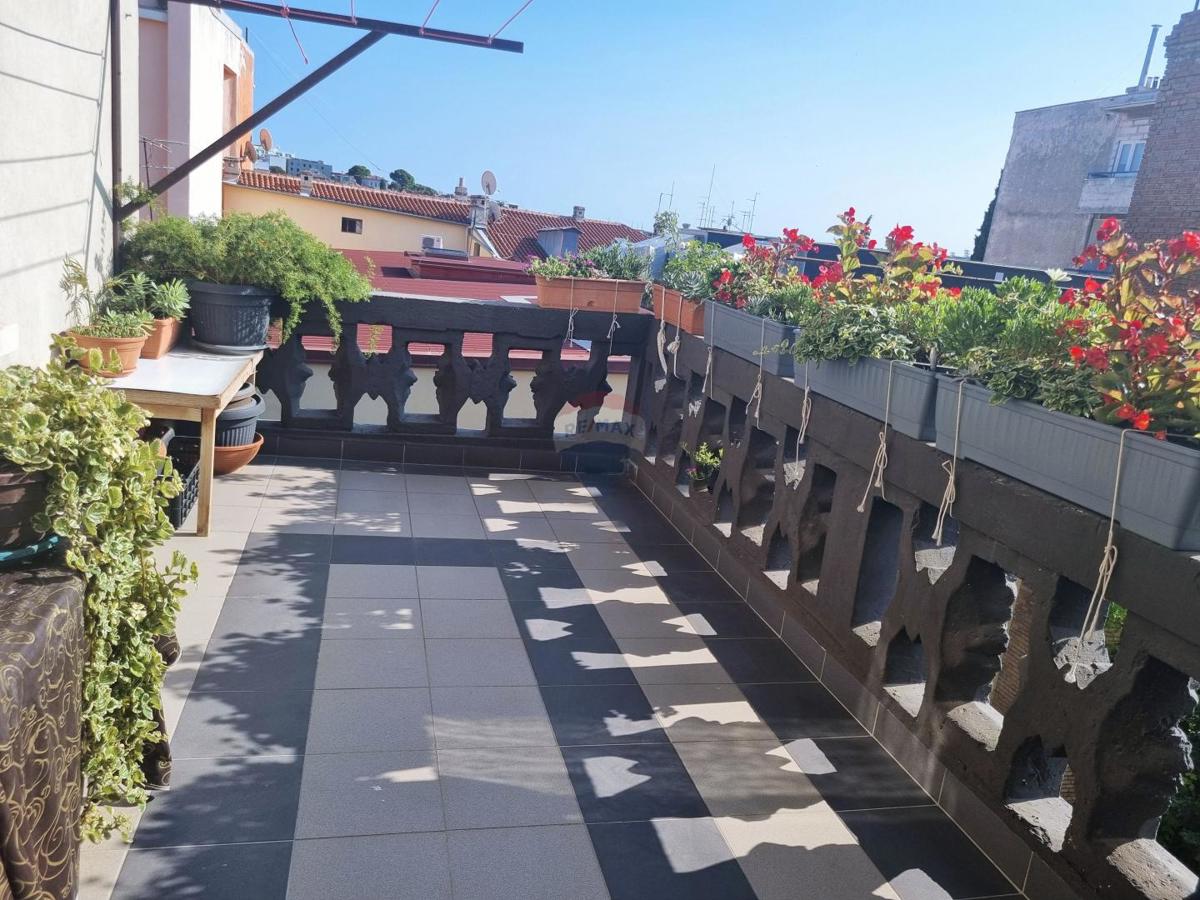 Pola, centro – Appartamento in villa austro-ungarica