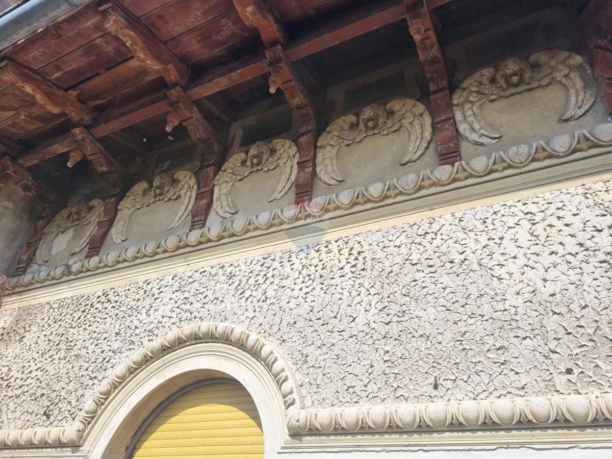 Pola, centro – Appartamento in villa austro-ungarica