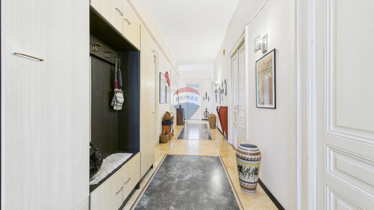 Pola, centro – Appartamento in villa austro-ungarica