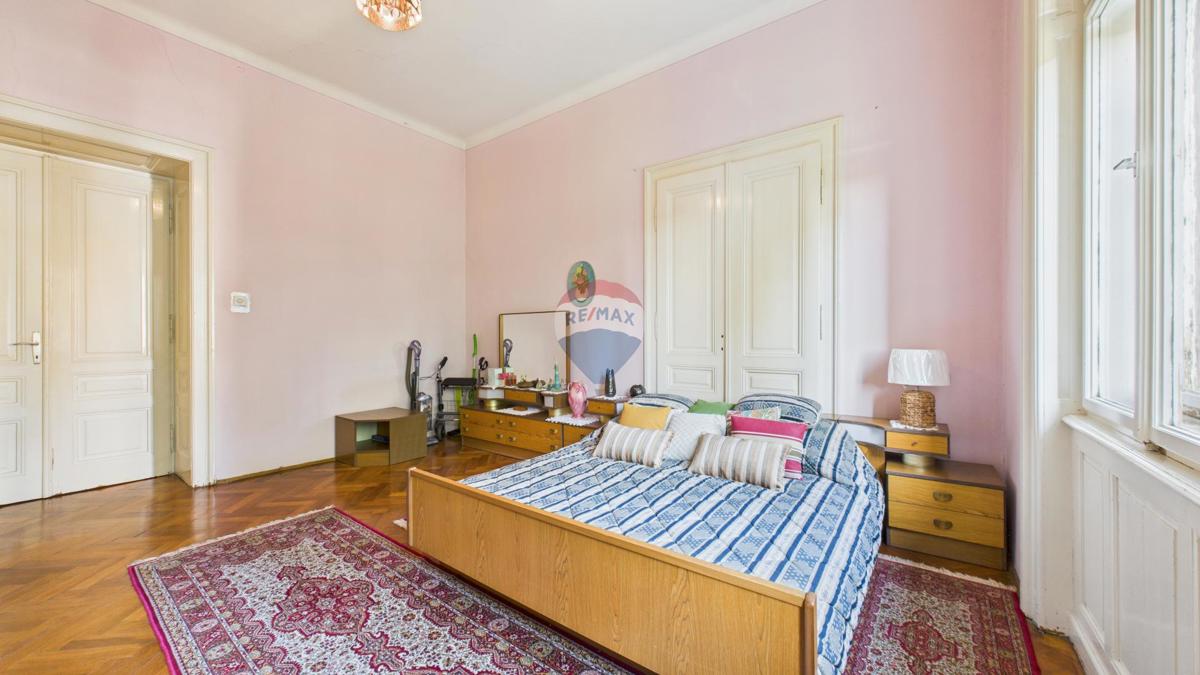 Pola, centro – Appartamento in villa austro-ungarica