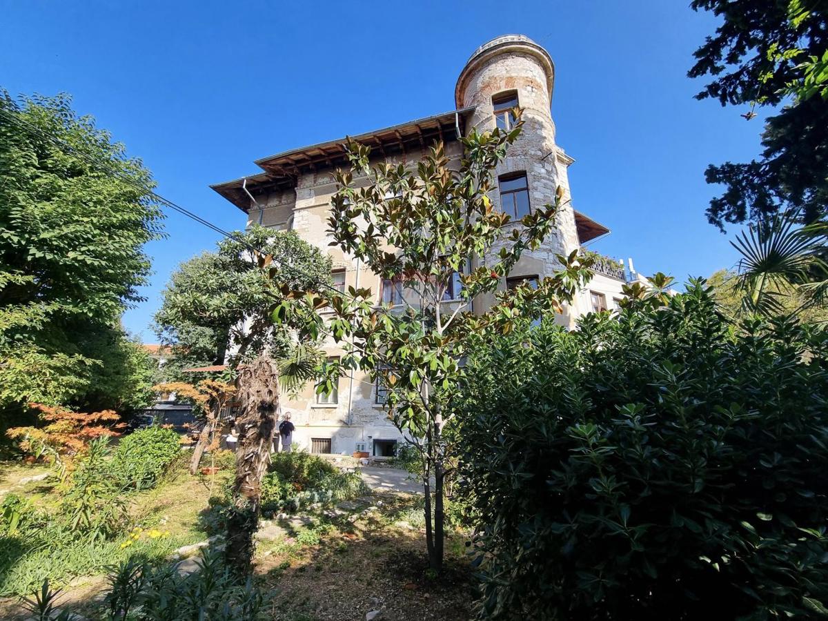 Pola, centro – Appartamento in villa austro-ungarica