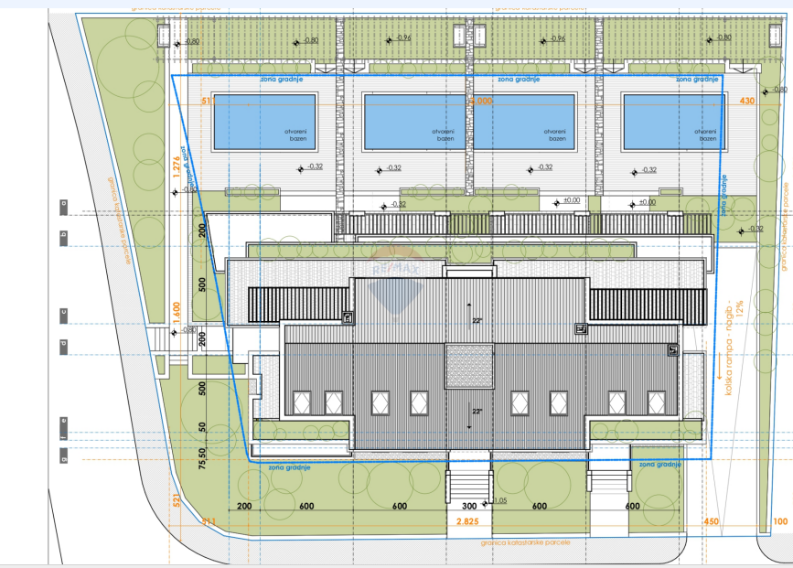 Istria, Rovigno – terreno edificabile con permesso di costruzione per 5 appartamenti, vicino alla spiaggia.