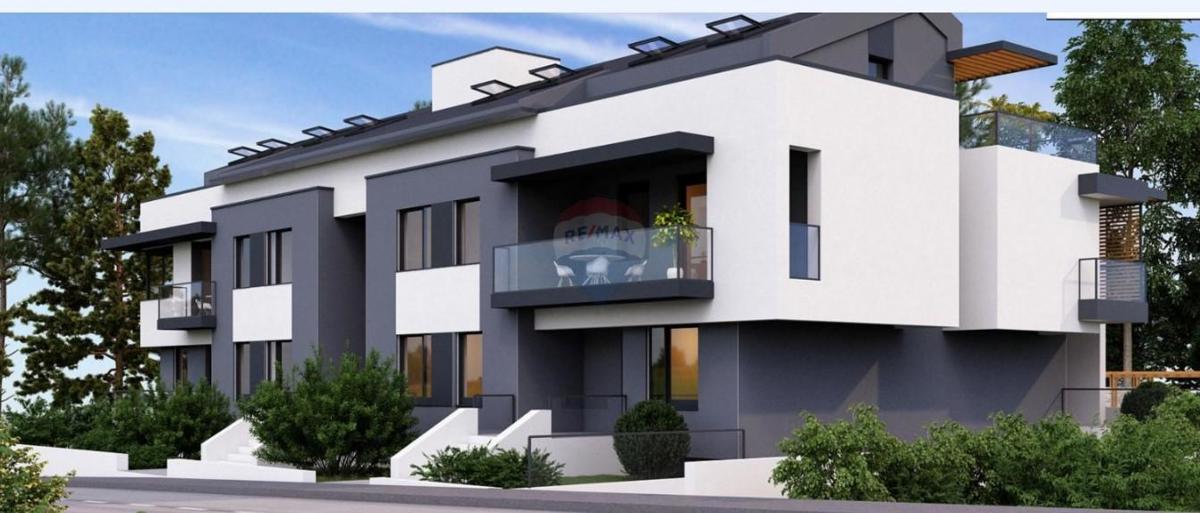 Istria, Rovigno – terreno edificabile con permesso di costruzione per 5 appartamenti, vicino alla spiaggia.