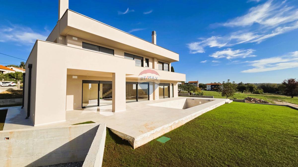 Poreč, Dintorni, Moderna casa indipendente con piscina
