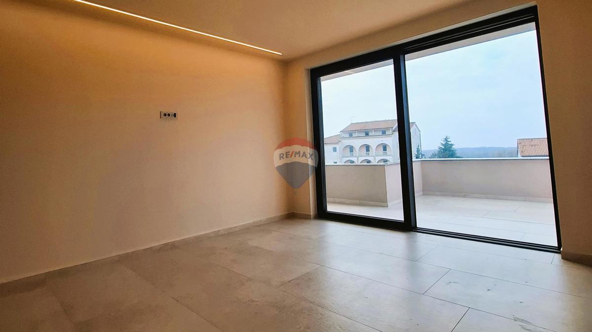 Poreč, Dintorni, Moderna casa indipendente con piscina