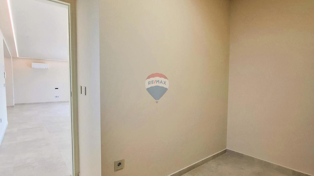 Poreč, Dintorni, Moderna casa indipendente con piscina