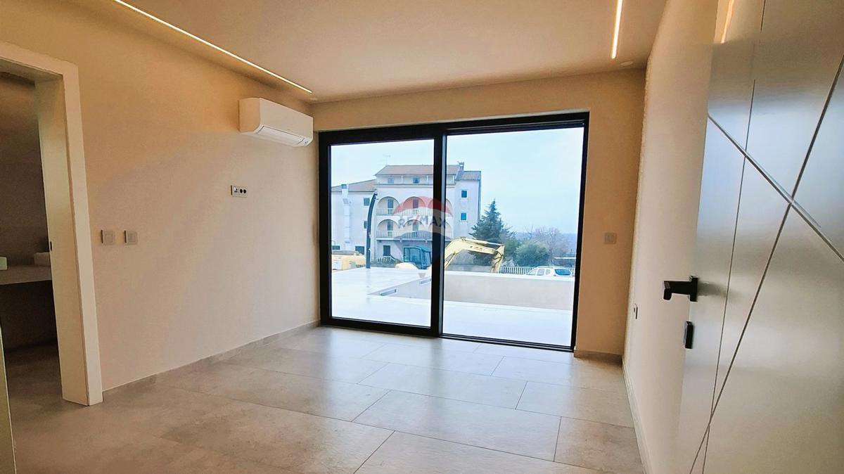 Poreč, Dintorni, Moderna casa indipendente con piscina