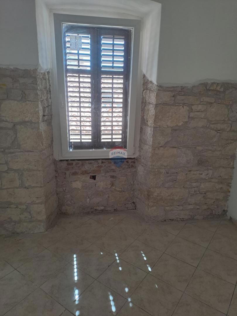Istria, Pola – Appartamento nel centro di Pola, zona pedonale, 70 m2, ristrutturato