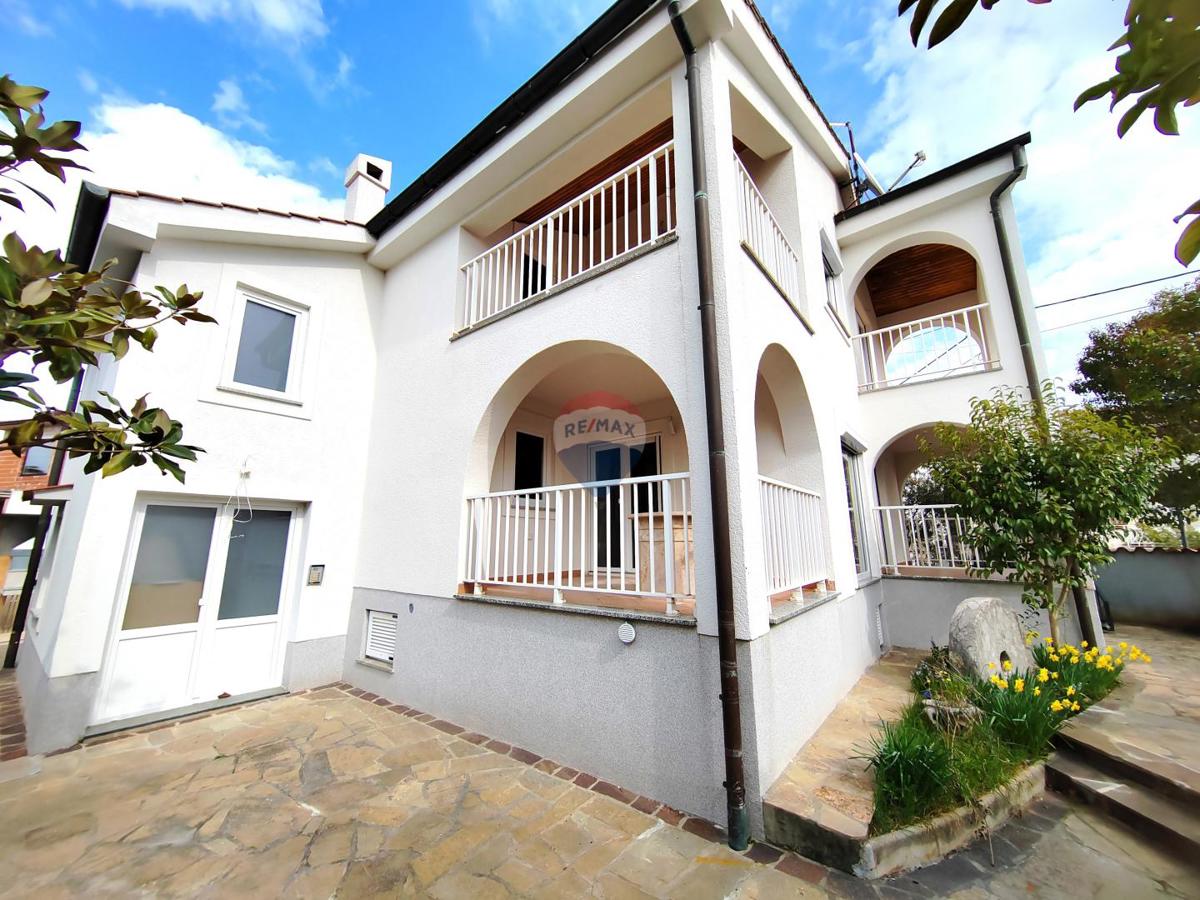 Casa Kornić, Krk, 476m2