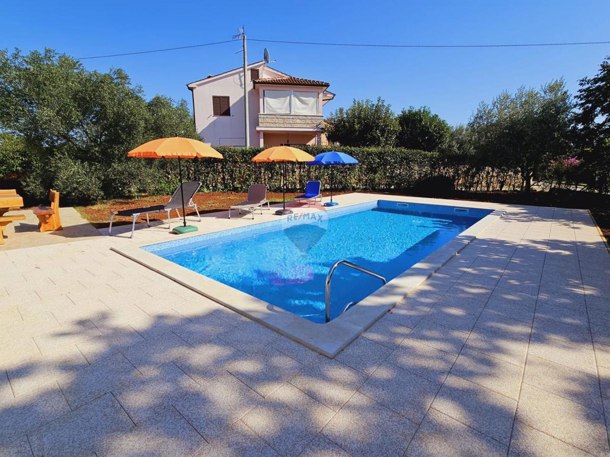 ISTRIA, NOVA VAS – Casa con piscina e appartamento