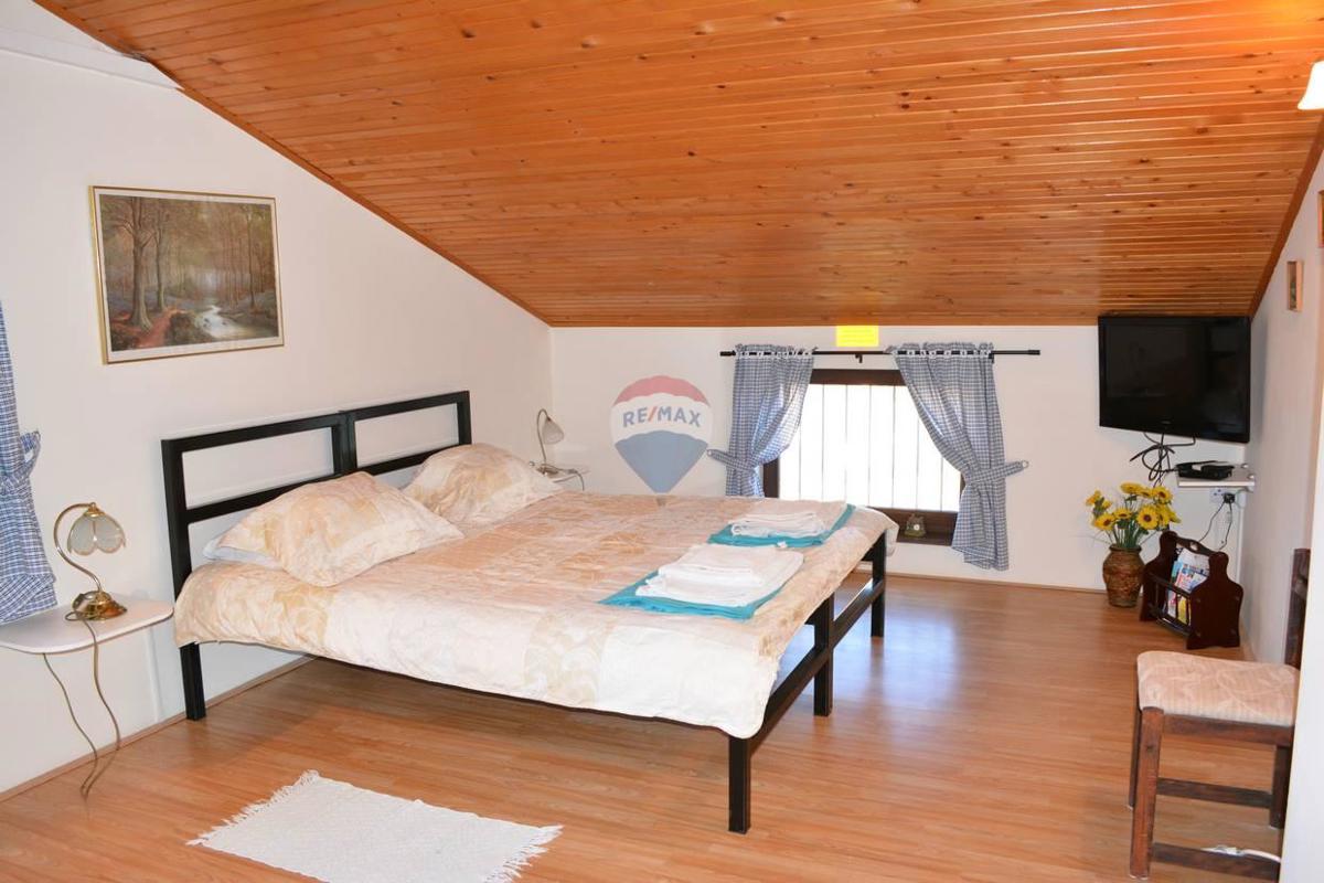 ISTRIA, NOVA VAS – Casa con piscina e appartamento