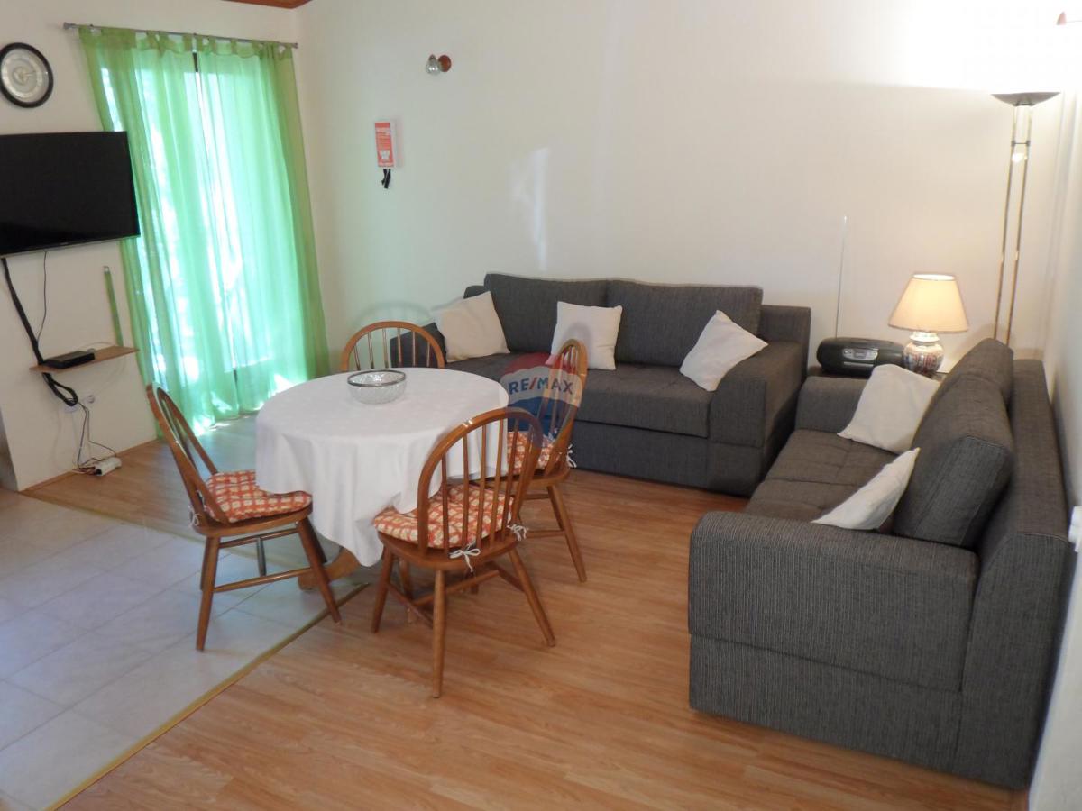 ISTRIA, NOVA VAS – Casa con piscina e appartamento