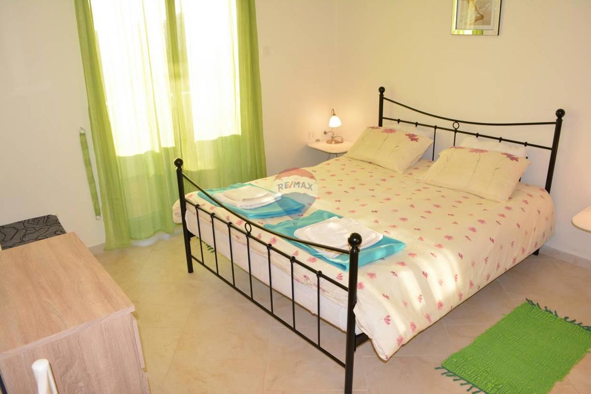 ISTRIA, NOVA VAS – Casa con piscina e appartamento