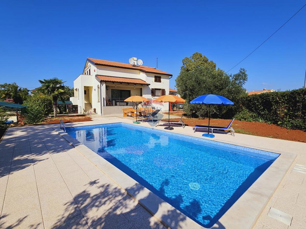 ISTRIA, NOVA VAS – Casa con piscina e appartamento