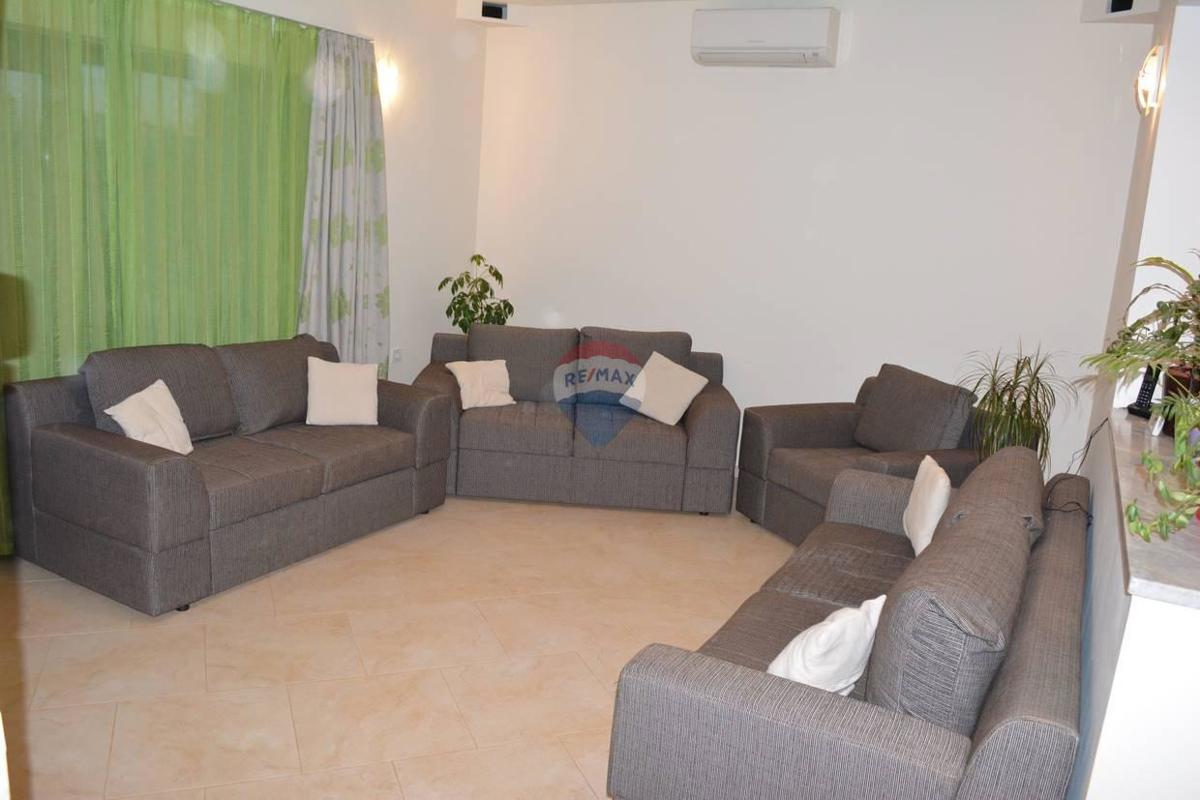 ISTRIA, NOVA VAS – Casa con piscina e appartamento