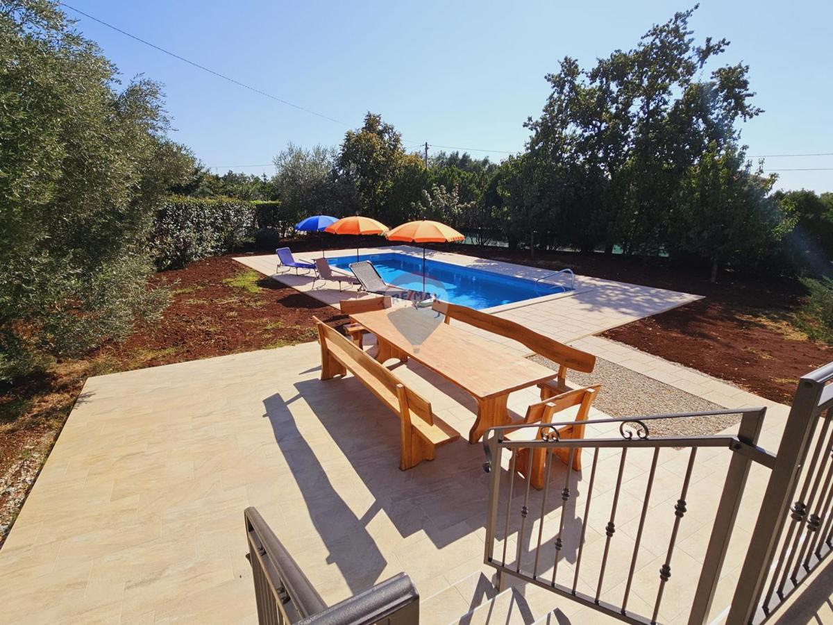 ISTRIA, NOVA VAS – Casa con piscina e appartamento