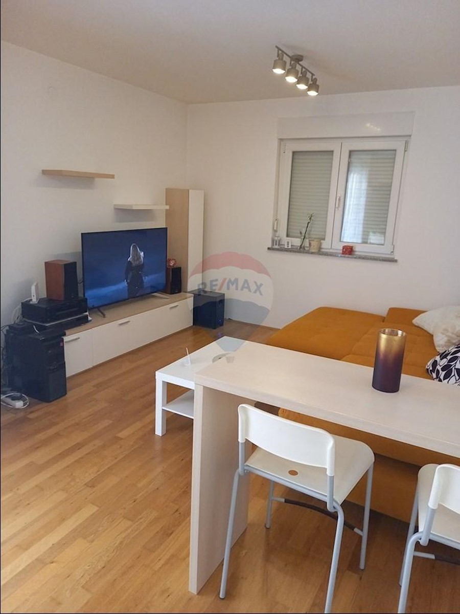 Appartamento okolica Pule, Pula, 71m2