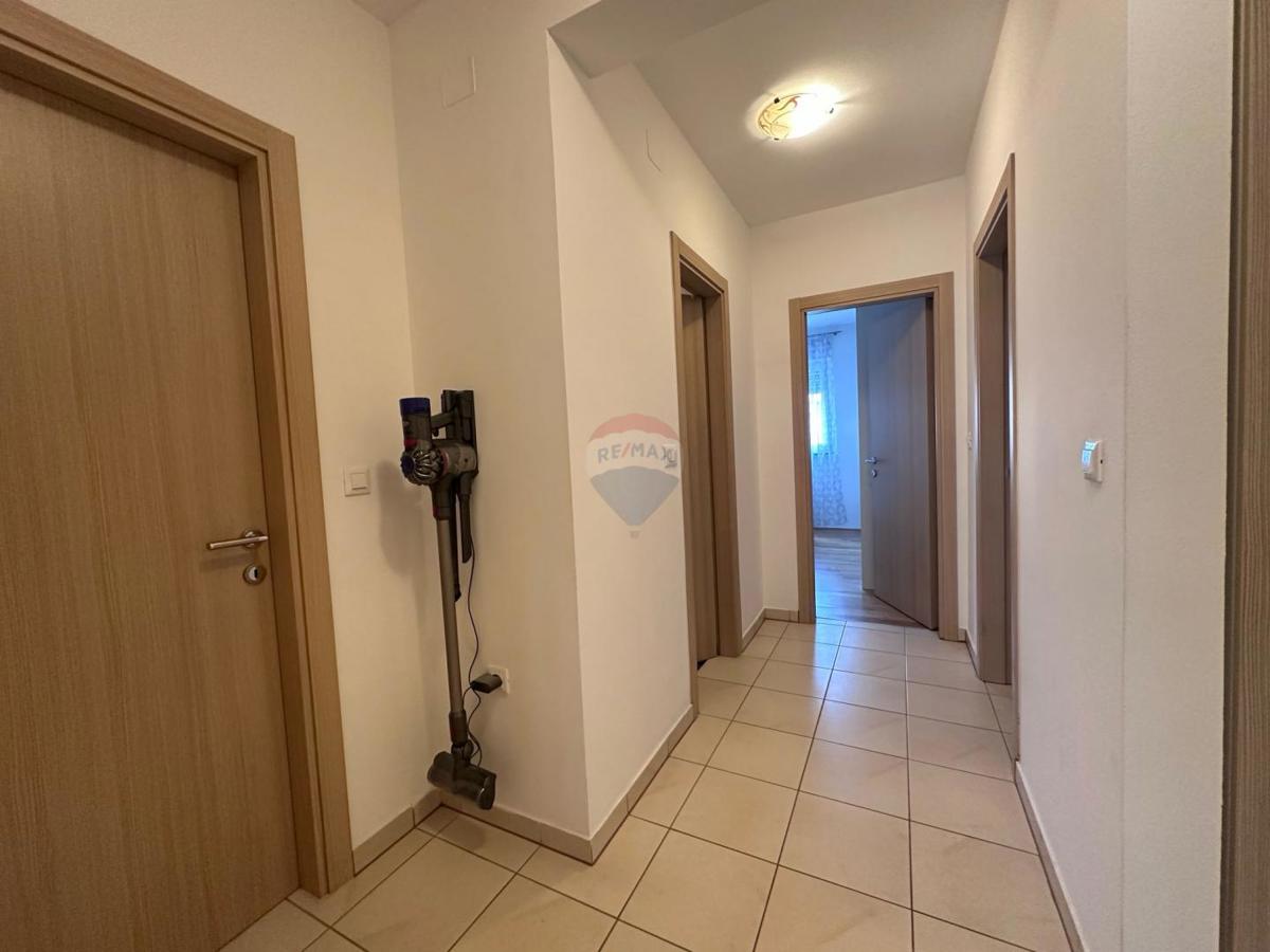 Appartamento okolica Pule, Pula, 71m2