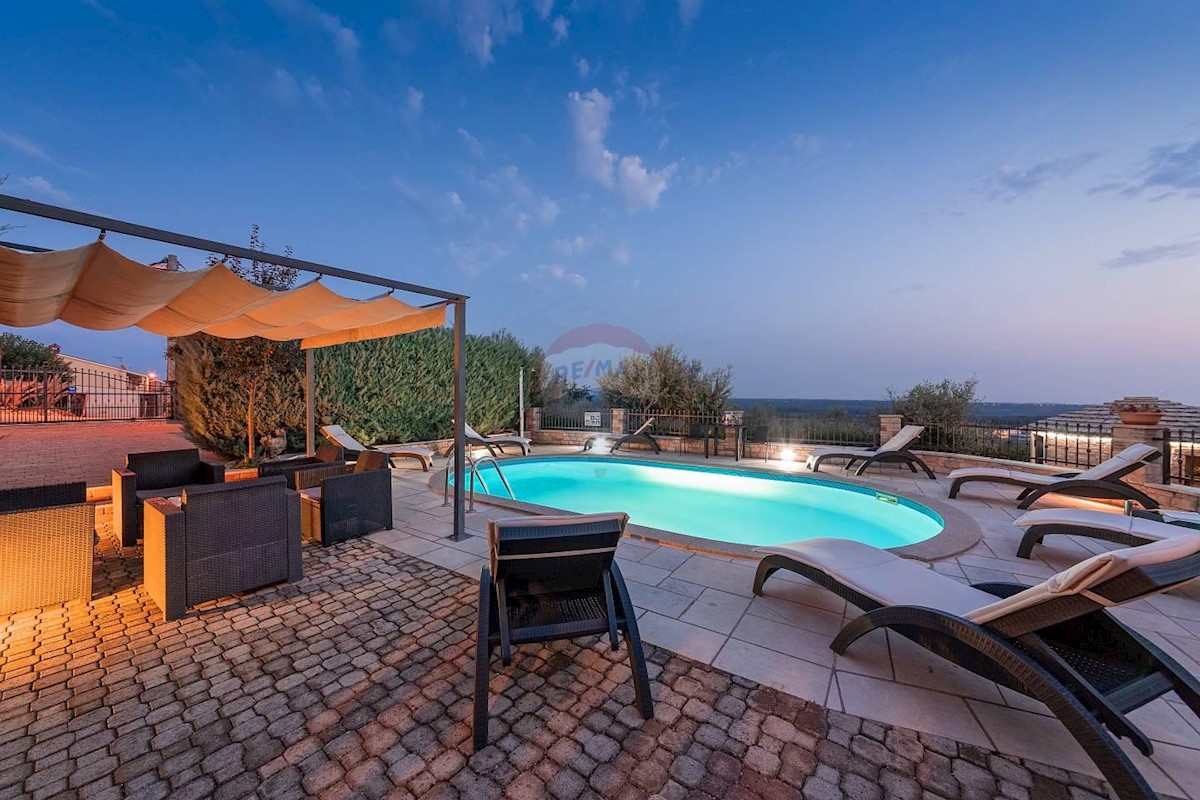 Villa Singola/Casa Vacanza Kaštelir, Kaštelir-Labinci, 347,17m2