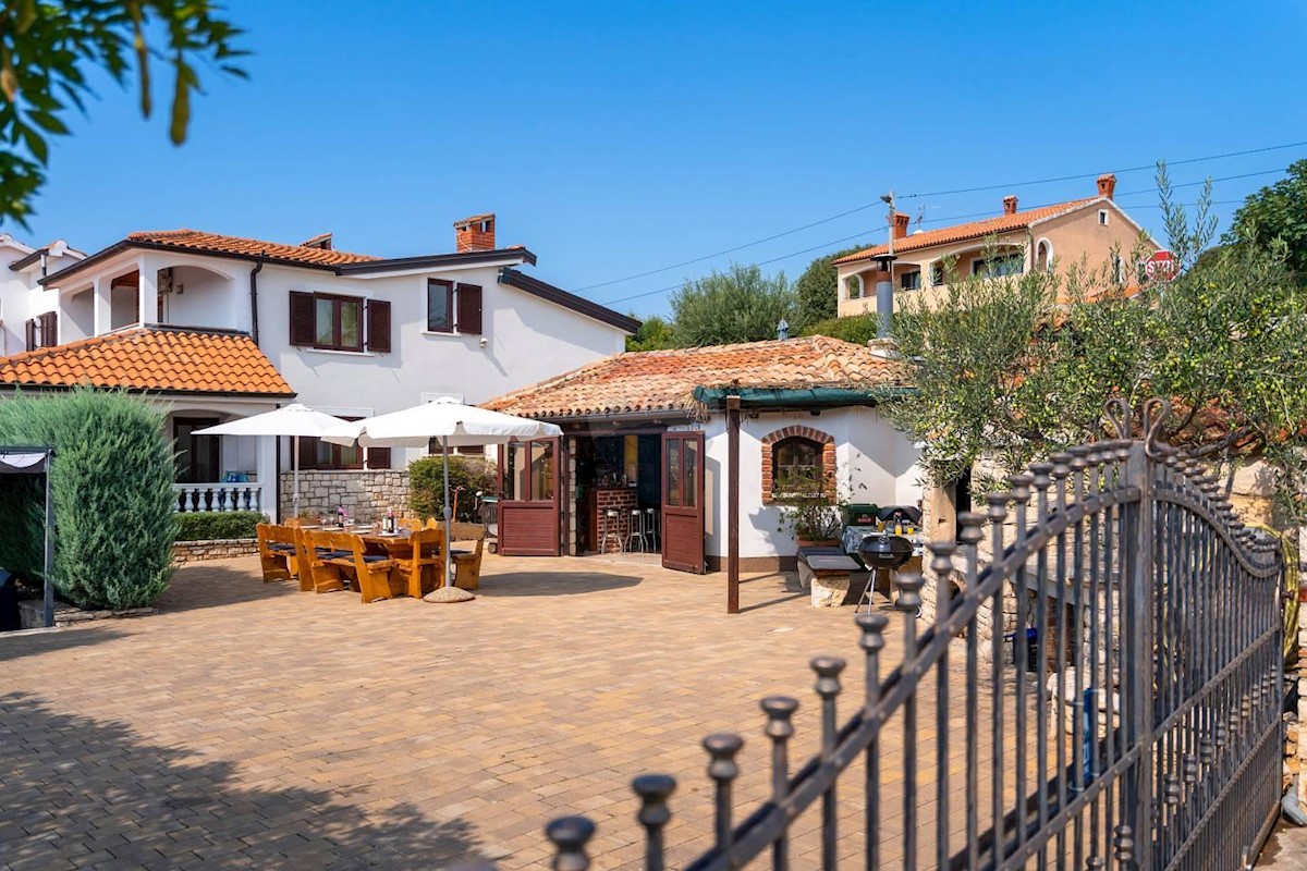 Villa Singola/Casa Vacanza Kaštelir, Kaštelir-Labinci, 347,17m2