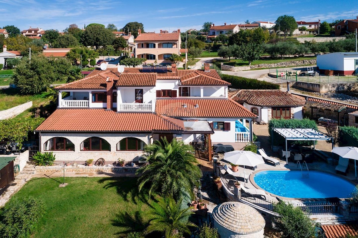 Villa Singola/Casa Vacanza Kaštelir, Kaštelir-Labinci, 347,17m2