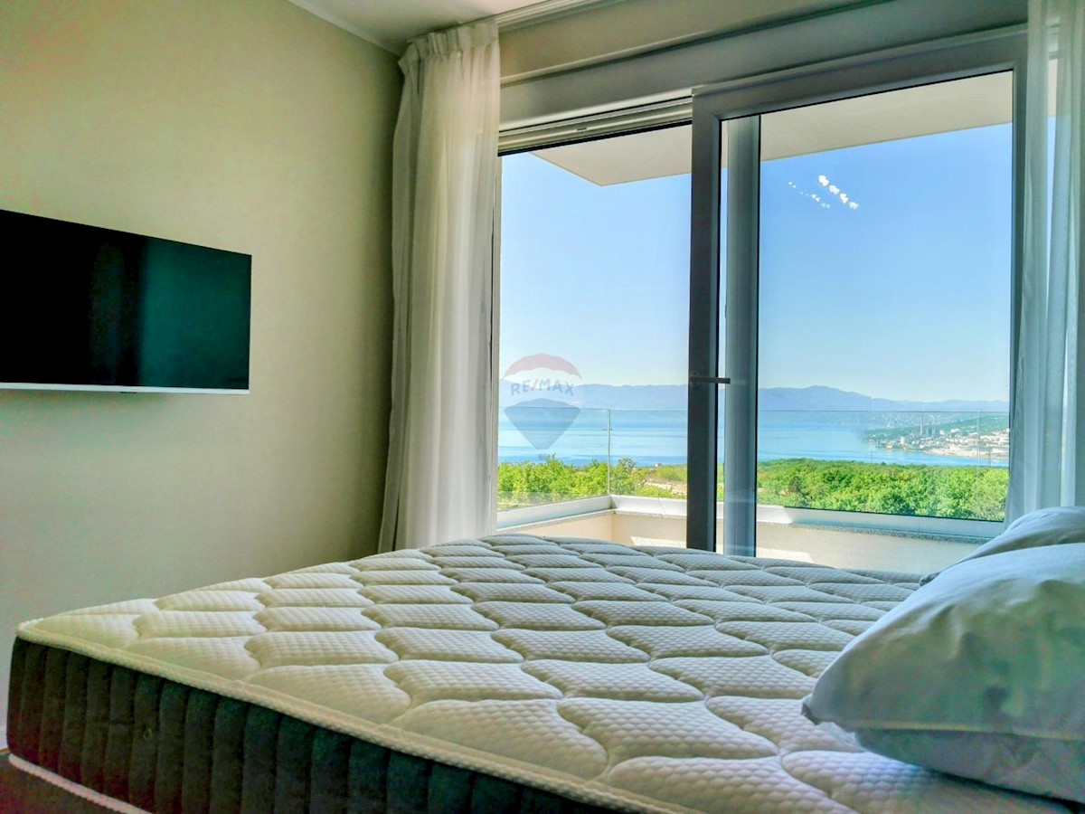 Kraljevica, Šmrika, villa con piscina e vista mare