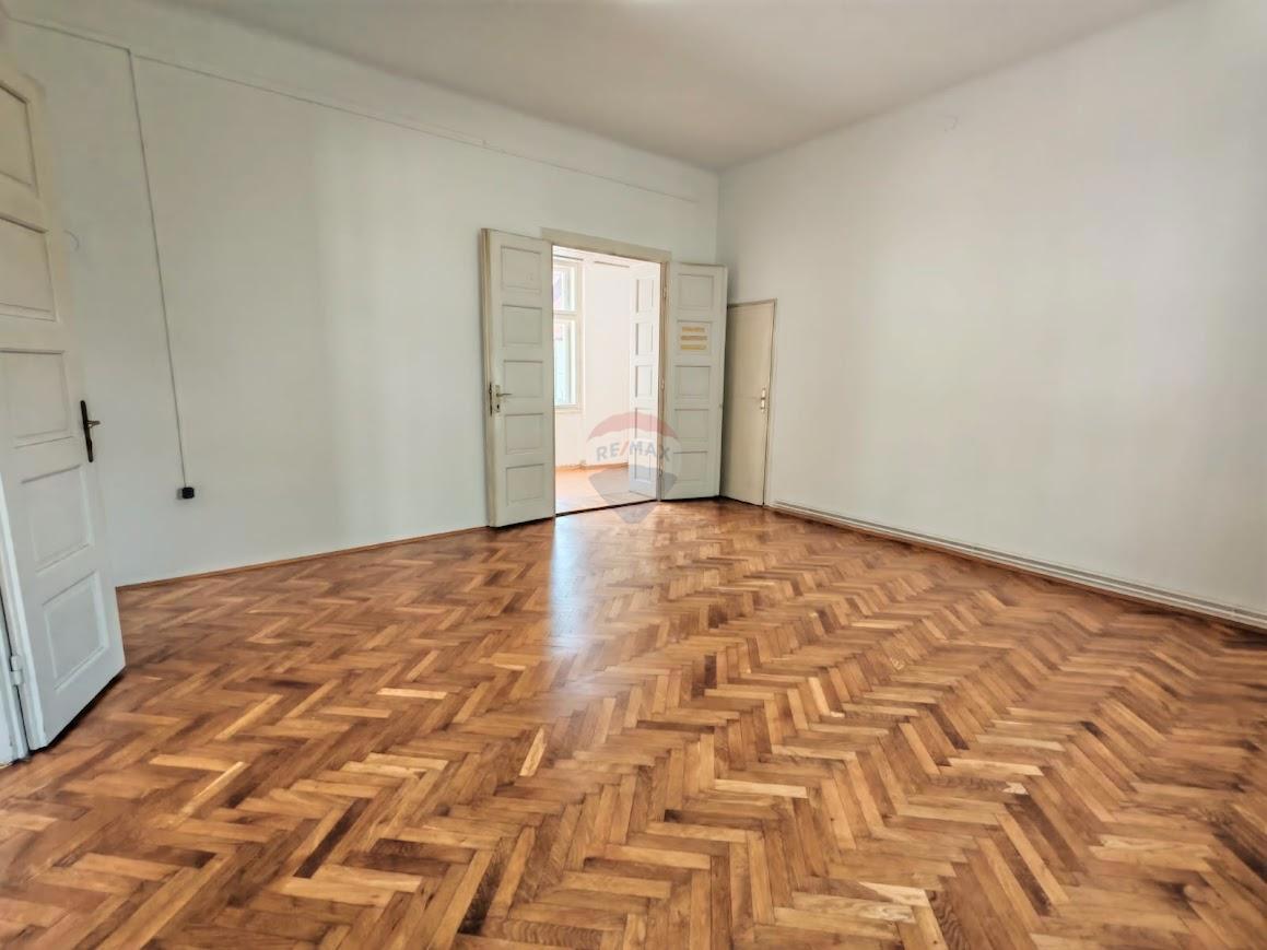 Appartamento Zvijezda, Karlovac, 258m2