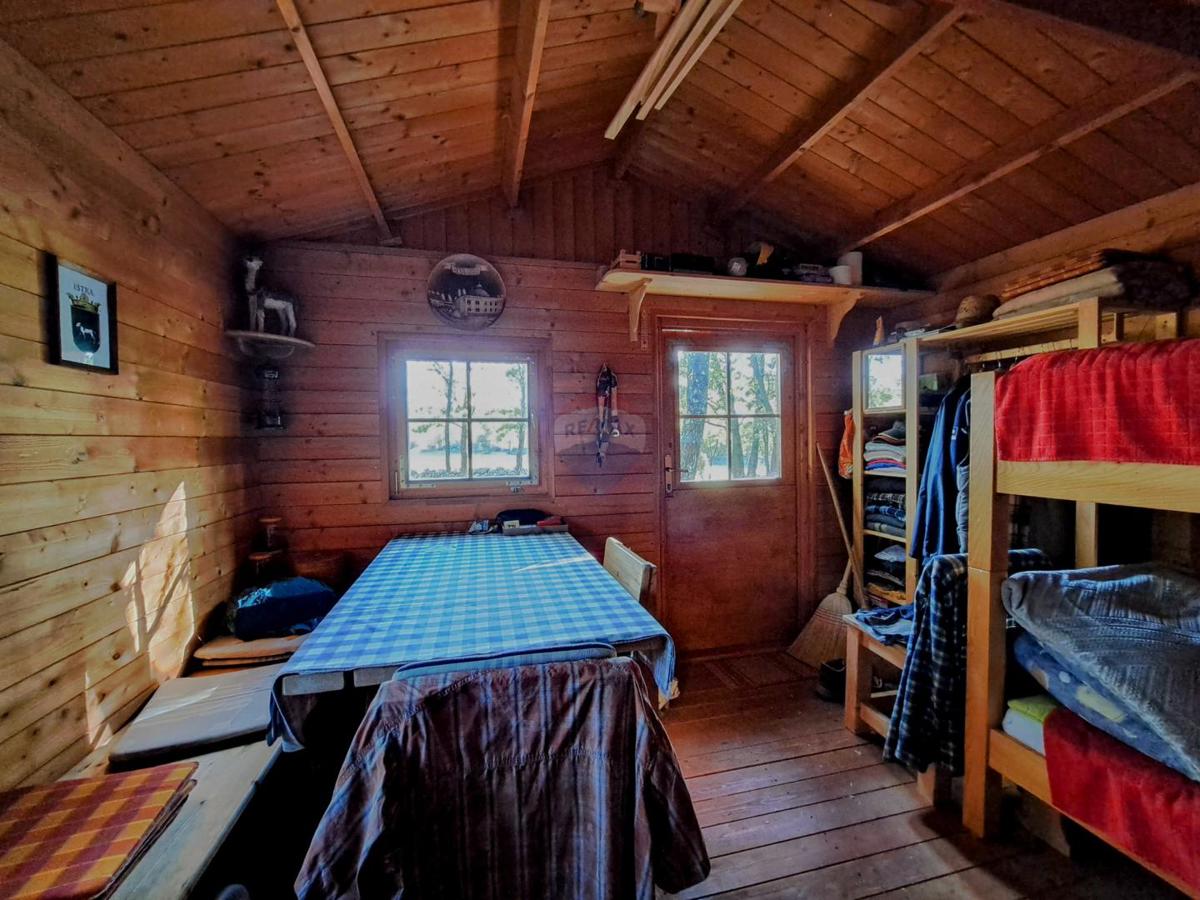 Terreno non edificabile Butkovići, Svetvinčenat, 7.588m2