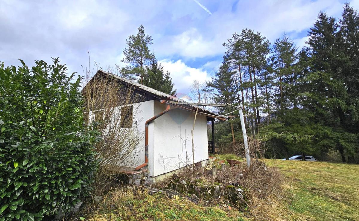 Terreno edificabile con casetta, Gorski Kotar, Vrbovsko, 1496 m²