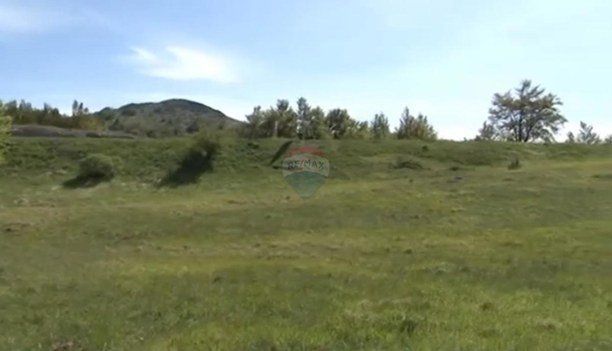 Terreno edificabile Jelenje, 43.564m2