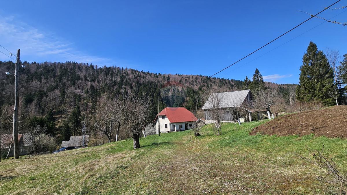 Casa Prezid, Čabar, 3.285m2