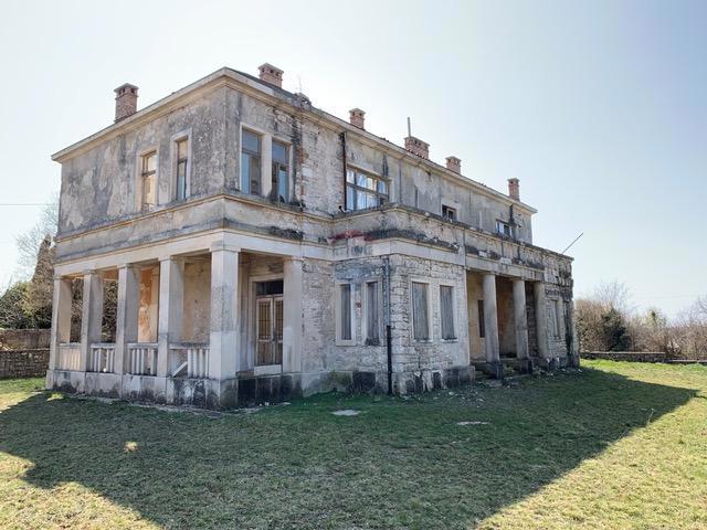 Istria, Kujići – Prestigiosa proprietà storica con alto potenziale di investimento