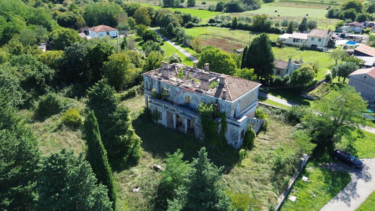 Istria, Kujići – Prestigiosa proprietà storica con alto potenziale di investimento