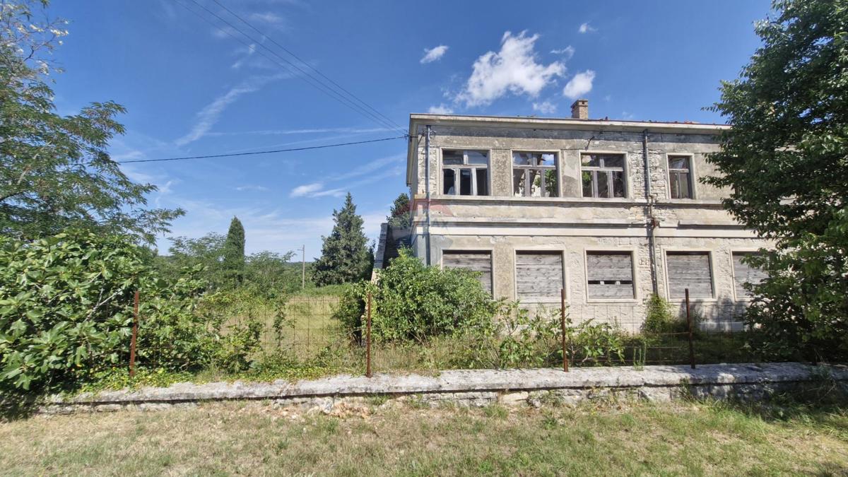 Istria, Kujići – Prestigiosa proprietà storica con alto potenziale di investimento