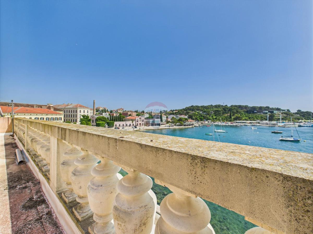 Istria, Rovigno – Opportunità Unica – Appartamento in Villa Storica con Vista Mare