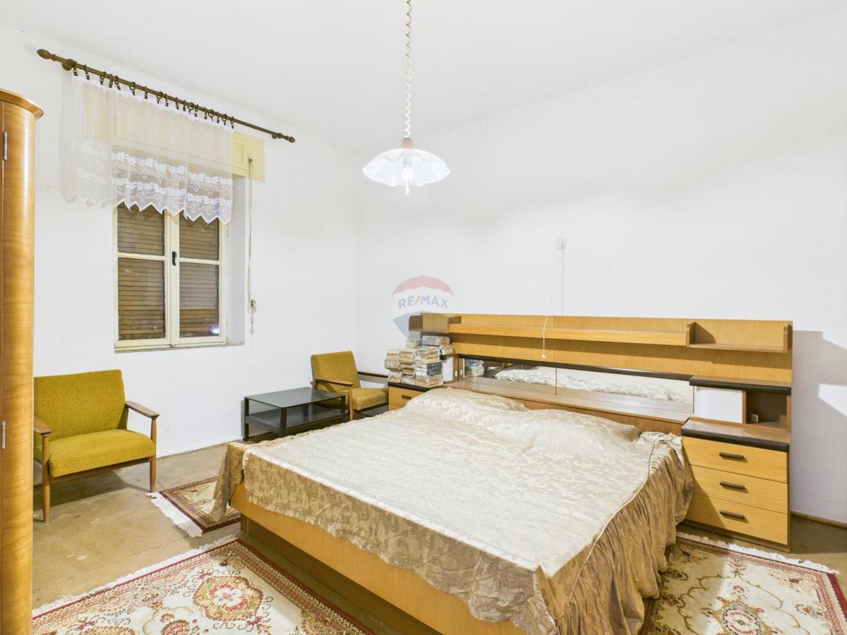 Istria, Rovigno – Opportunità Unica – Appartamento in Villa Storica con Vista Mare