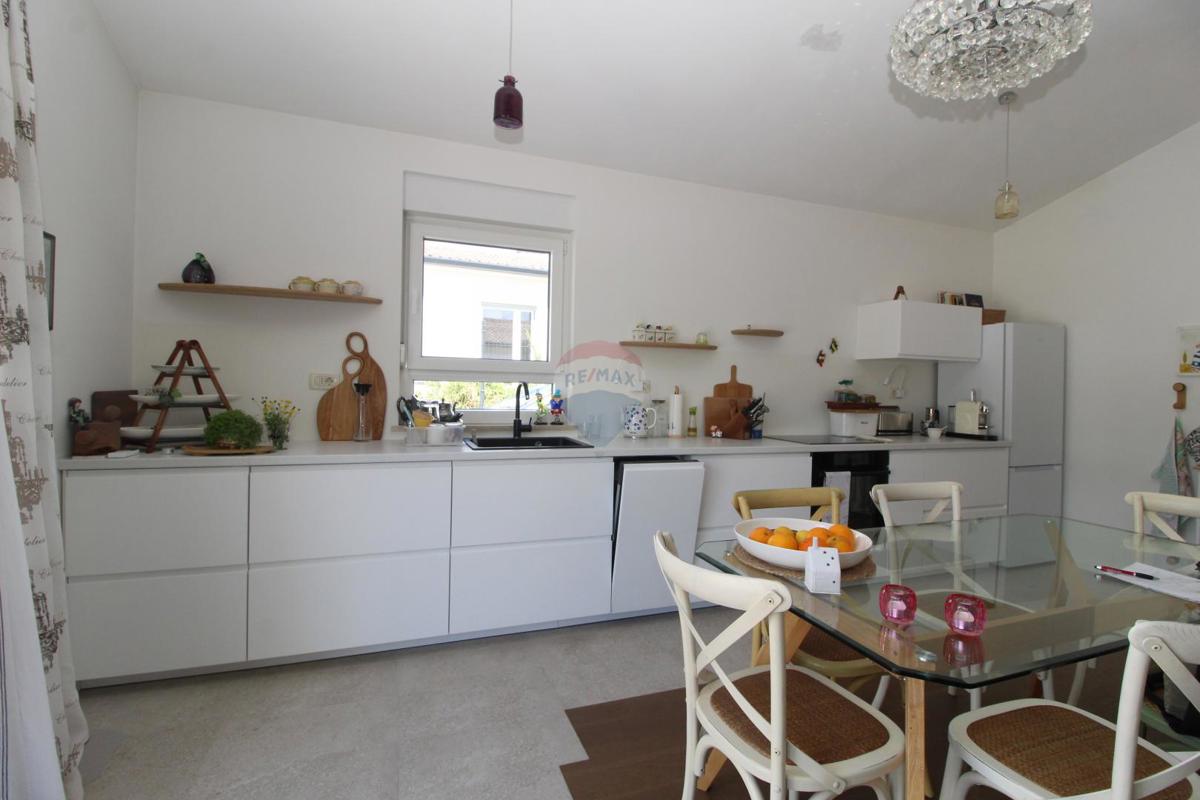 Casa Tinjan, 106m2
