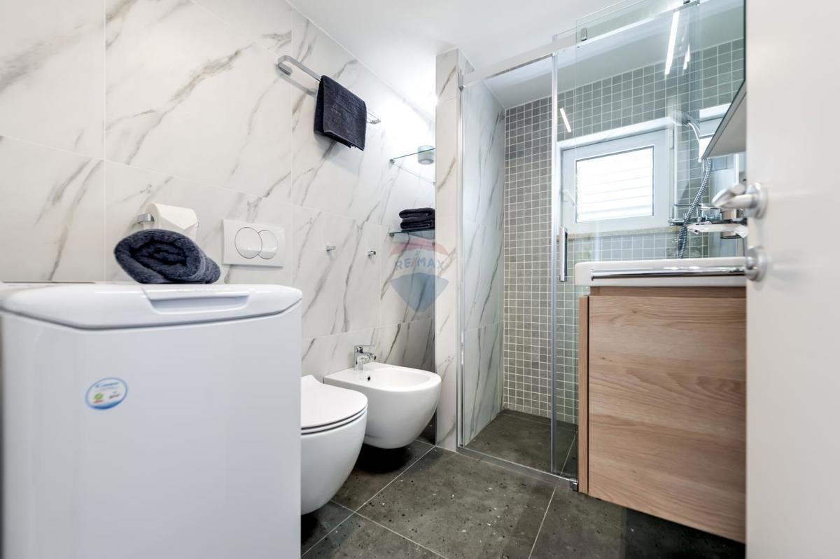 Istria, Rovigno, casa in una tranquilla via nel centro, con vista mare