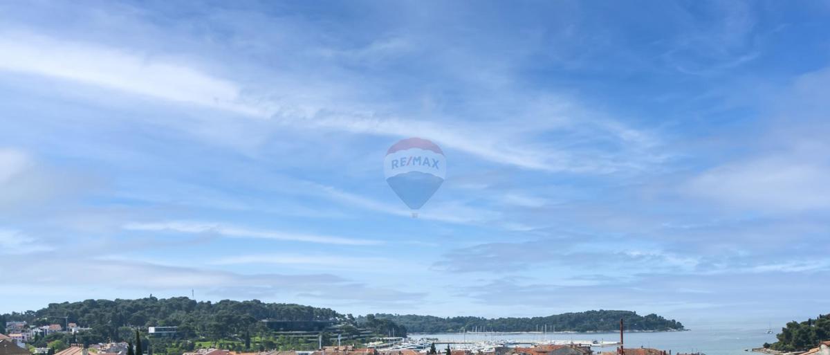 Istria, Rovigno, casa in una tranquilla via nel centro, con vista mare
