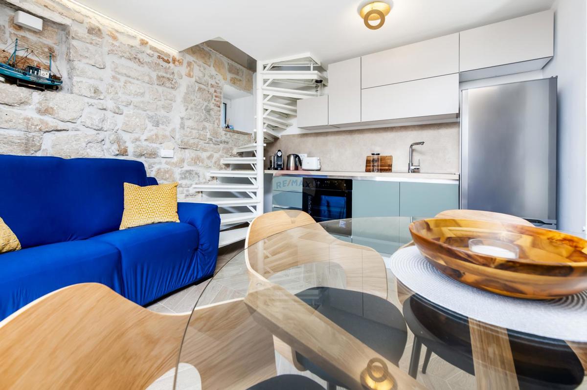 Istria, Rovigno, casa in una tranquilla via nel centro, con vista mare