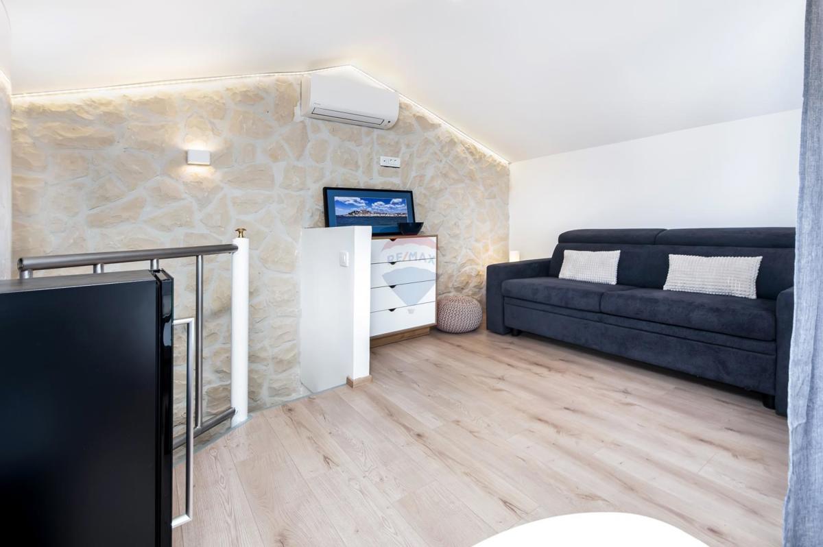 Istria, Rovigno, casa in una tranquilla via nel centro, con vista mare