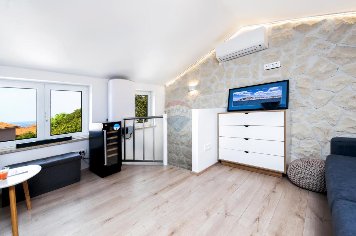 Istria, Rovigno, casa in una tranquilla via nel centro, con vista mare