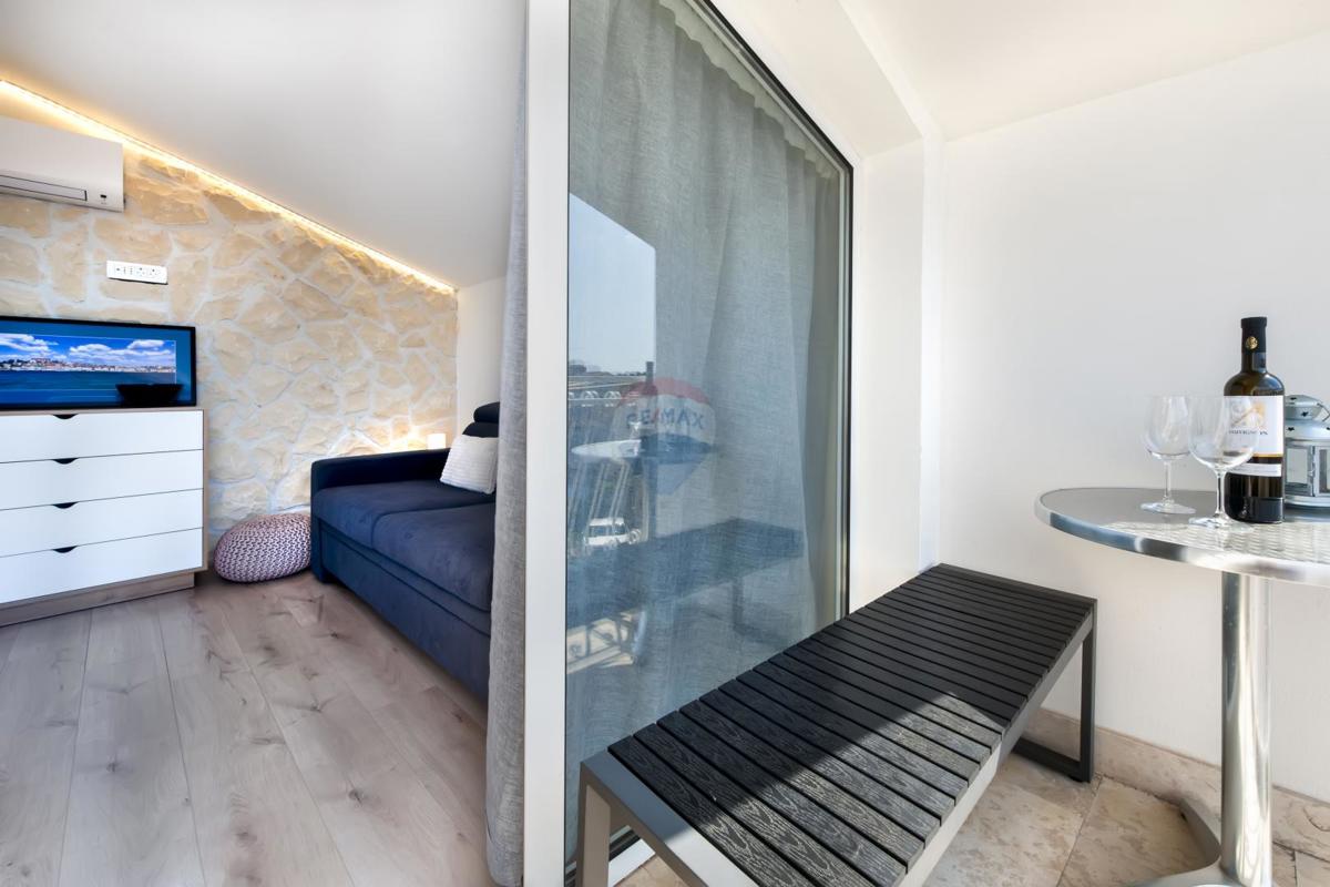 Istria, Rovigno, casa in una tranquilla via nel centro, con vista mare