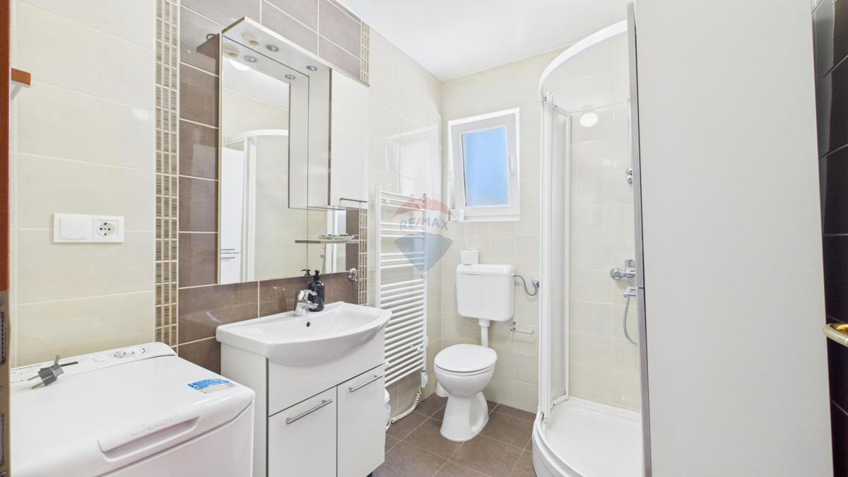 Krk, Njivice – Casa con vista e 2 appartamenti