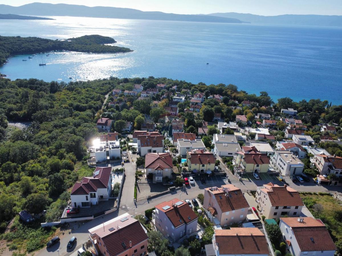 Krk, Njivice – Casa con vista e 2 appartamenti