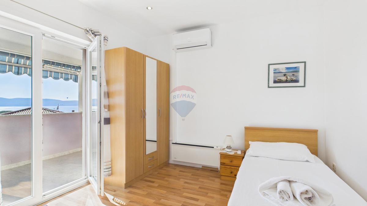 Krk, Njivice – Casa con vista e 2 appartamenti