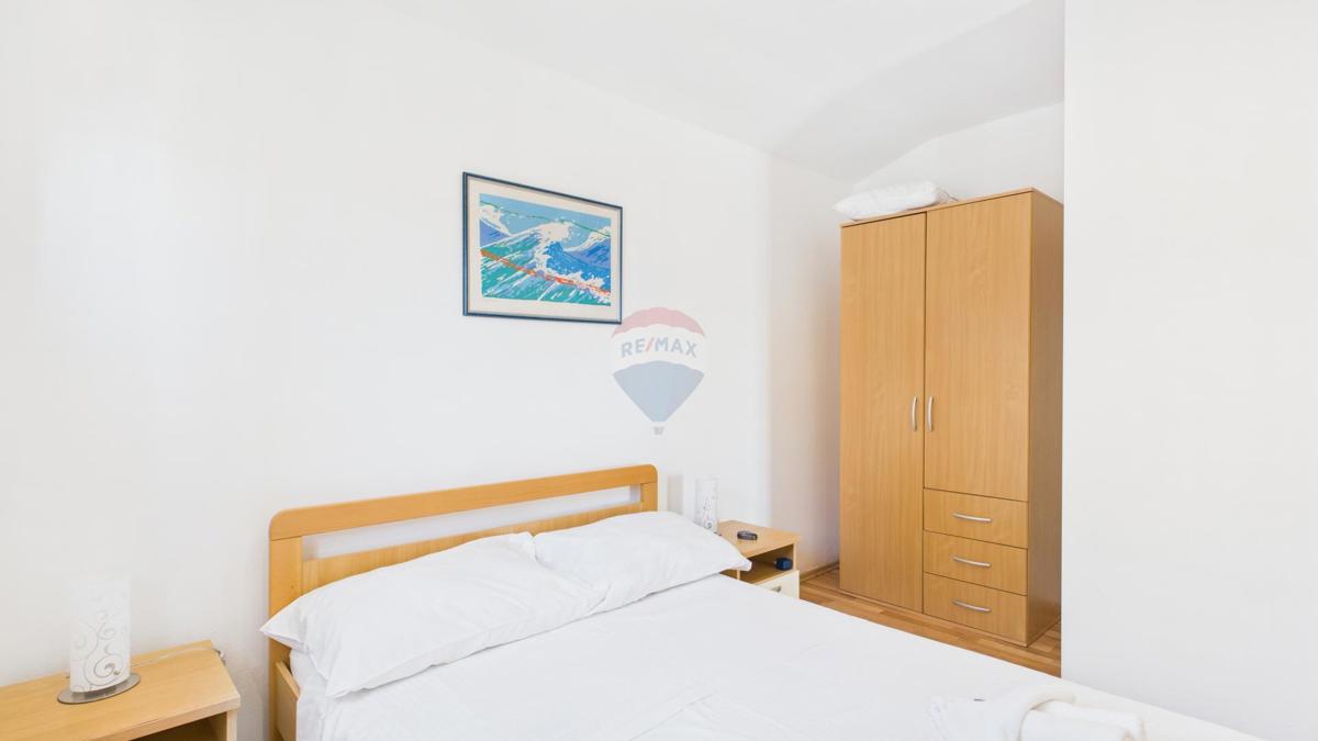 Krk, Njivice – Casa con vista e 2 appartamenti