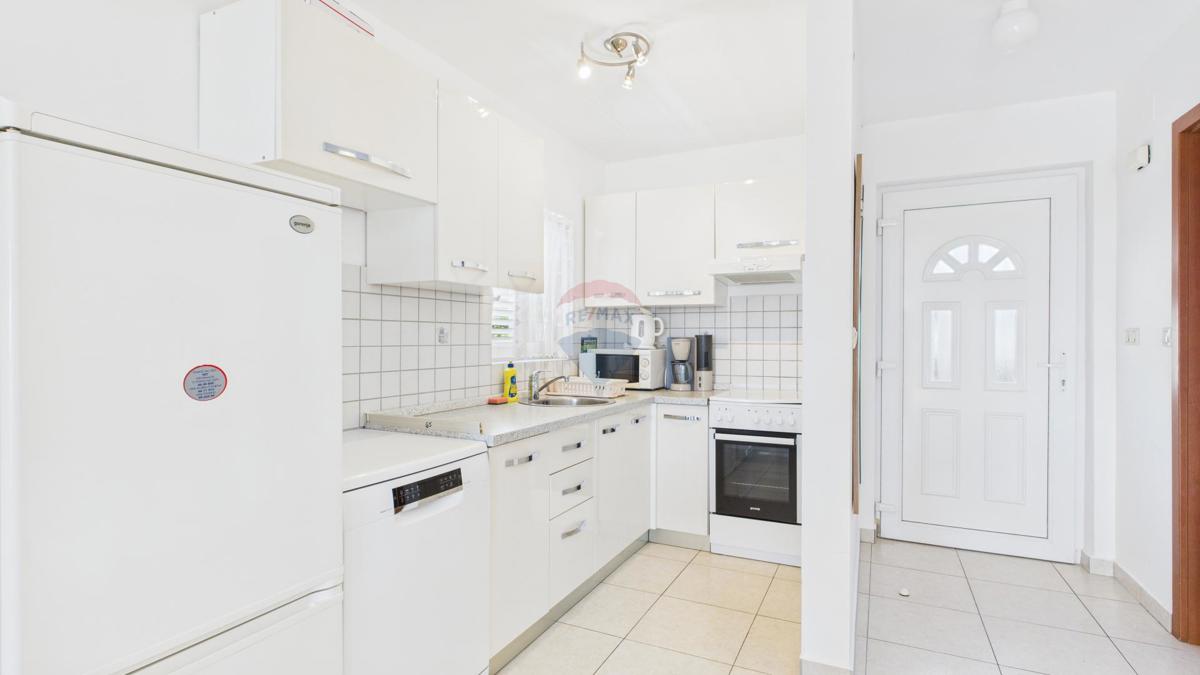 Krk, Njivice – Casa con vista e 2 appartamenti