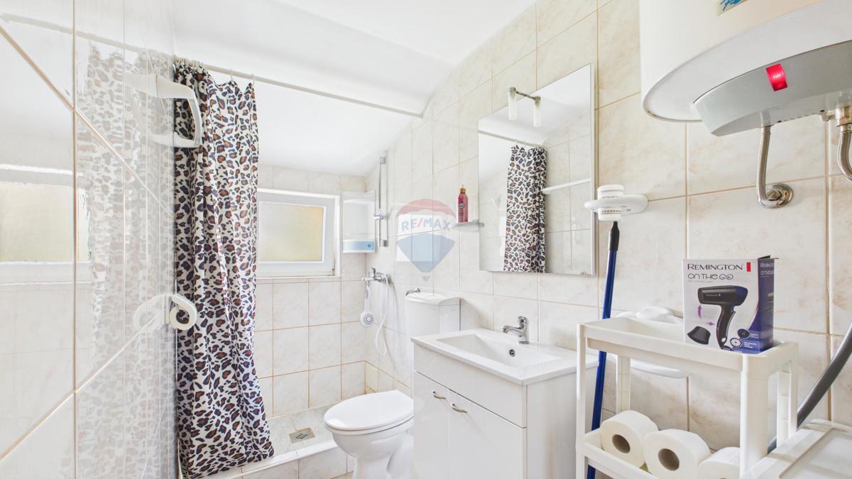 Crikvenica, centro – tre appartamenti a 200 metri dal mare